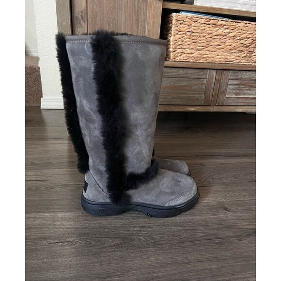 UGG Sunburst Tall Boot Womens size 5 - Picture 1 of 7